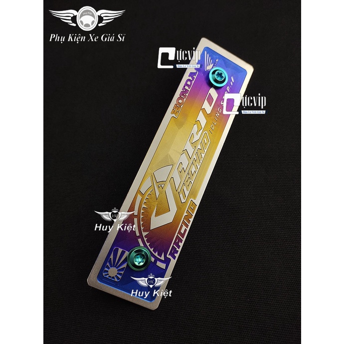 Bảng Tên Vario Titan 3D + 2 Ốc Titan Thật GR5 + 2 Tán Tặng Kèm MS4825