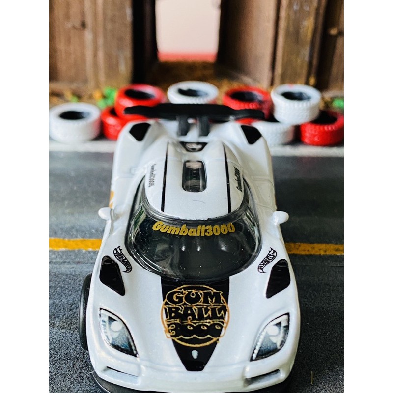 Xe mô hình tĩnh Hot Wheels premium Agera Gumball 3000