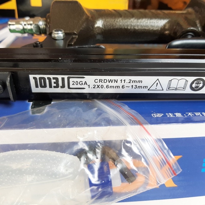 SÚNG BẮN đinh gỗ 1013 chính hãng TCK hàng đẹp