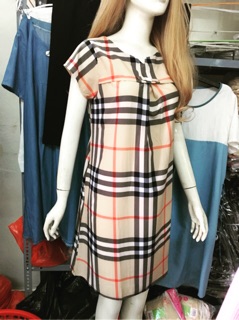 Đầm bầu kẻ burberry