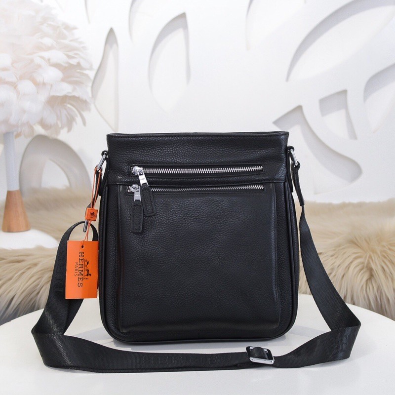túi đeo chéo nam Lớp lót đặc biệt của Hermes được trang trí bằng khóa kéo đôi và ba túi khóa kéo ở mặt trước HM