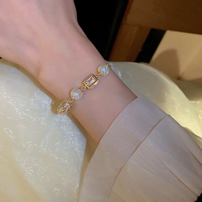 Vòng Đeo Tay Đính Ngọc Trai Zircon Hình Vuông Thời Trang Dành Cho Nữ F814