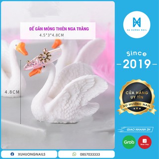 Hồng Hạc-Thiên Nga đỡ móng sơn Mẫu