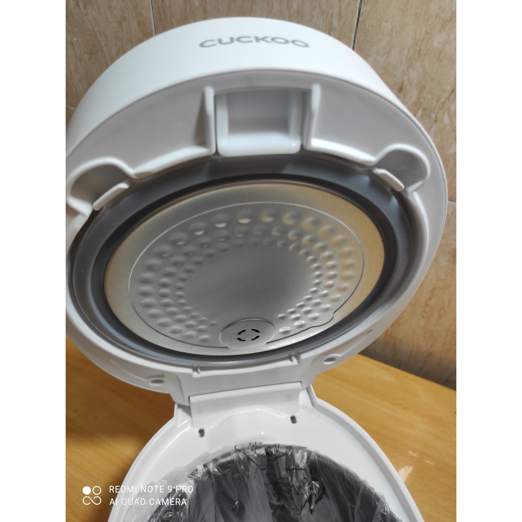 Nồi cơm điện tử cuckoo CR0675F