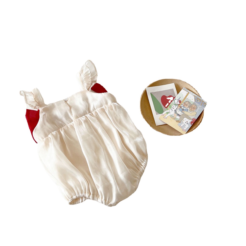 Body chip bé gái sơ sinh màu kem nơ đỏ xinh xắn ảnh thật