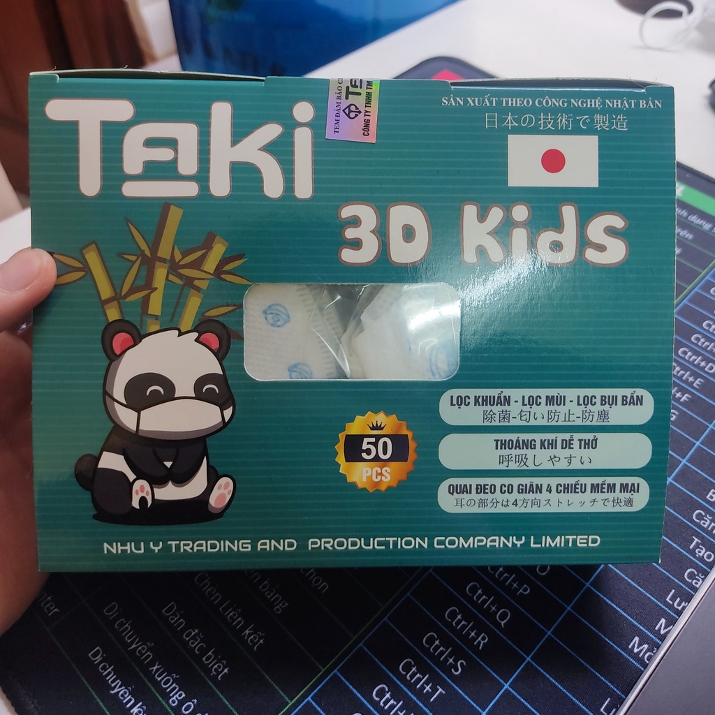 Khẩu trang trẻ em 3d mask Taki chính hãng, y tế cho bé, hộp 50 cái kháng khuẩn, có tem và logo đạt tiêu chuẩn bộ y tế