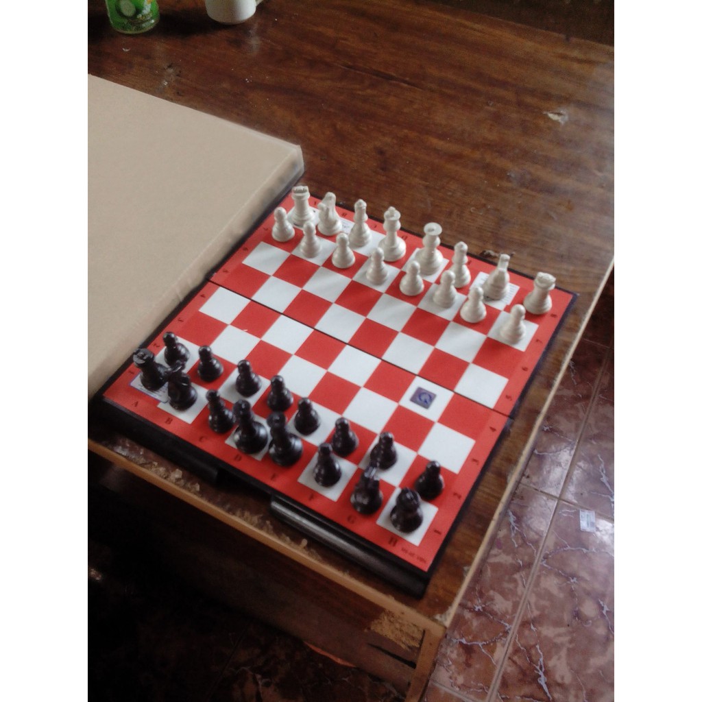 Bộ bàn cờ vua quốc tế nhỏ có hộp đẹp