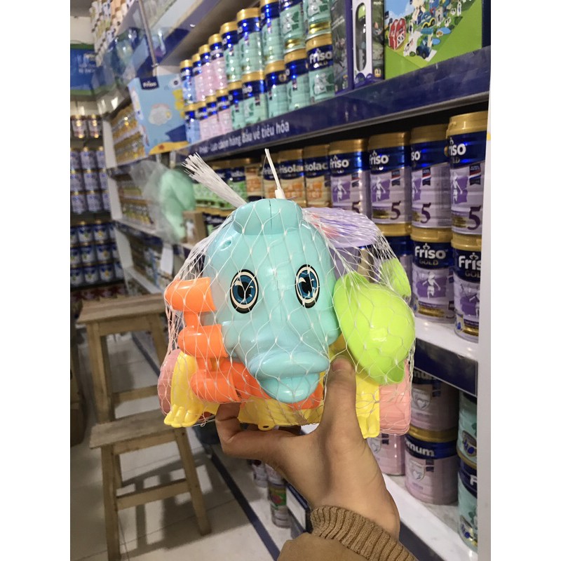 Xe ô tô kèm đồ chơi cho bé