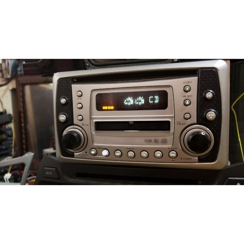 Đầu CD md radio Clarion Made in japan giành cho ô tô.
