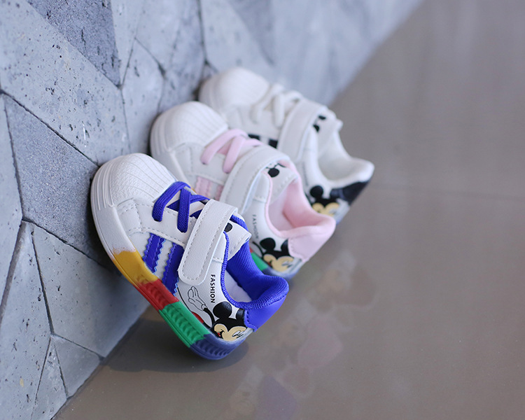 Giày sneaker họa tiết chuột mickey xinh xắn phong cách 2021 dành cho trẻ em