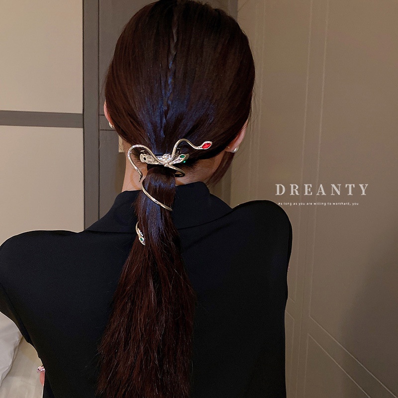 Kẹp Tóc Hình Bướm Đính Đá Độc Đáo Bằng Kim Loại