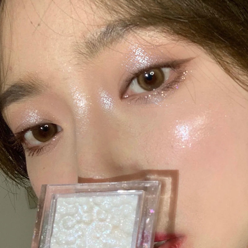 Phấn Bắt Sáng Ánh Nhũ Lấp Lánh Mềm Mịn Candy Bella