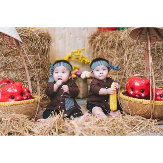 Bà ba cho bé trai và bé gái,kèm khăn rằn