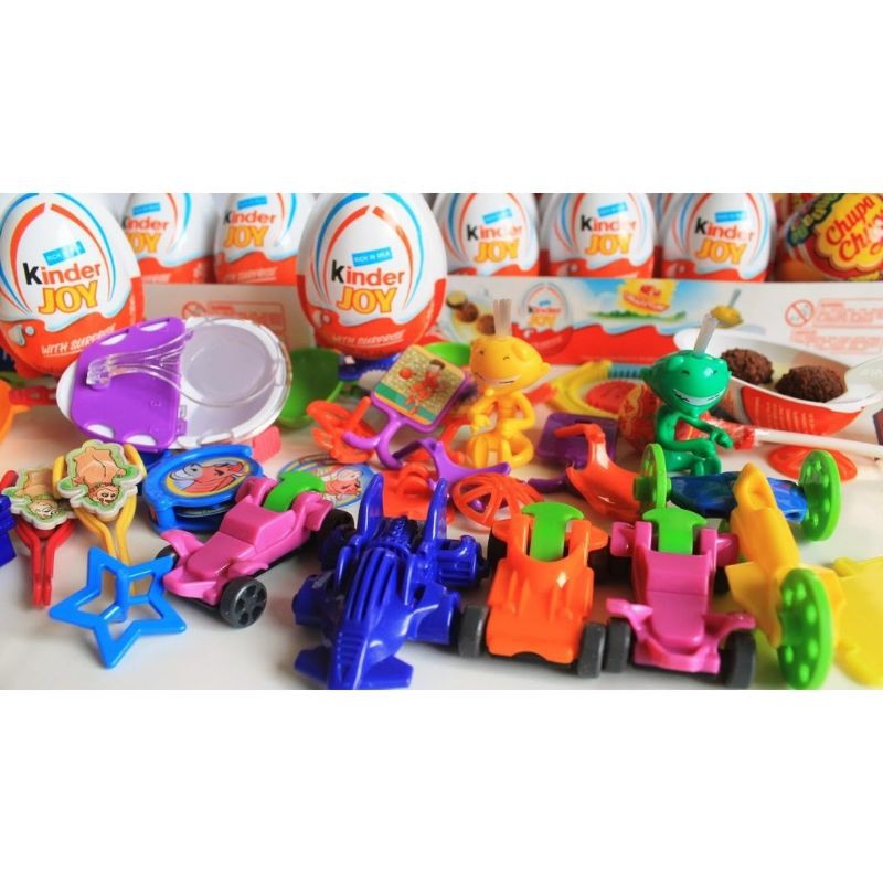 Sôcôla hình quả trứng Kinder Joy cho bé trai, bé gái