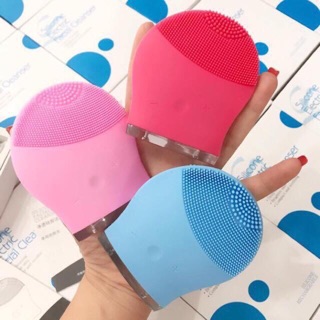 Máy rửa mặt silicone thần thánh