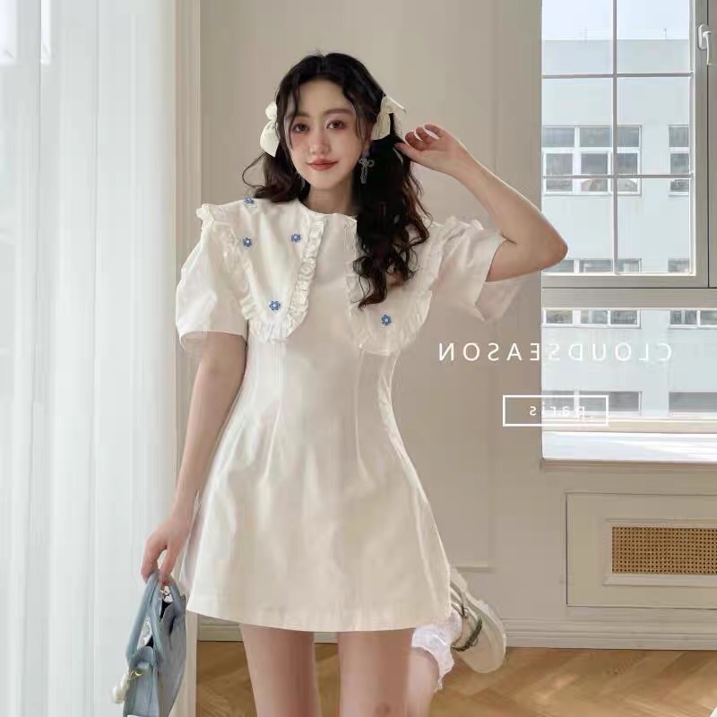 Váy bánh bèo tay bồng cổ bèo chít eo
