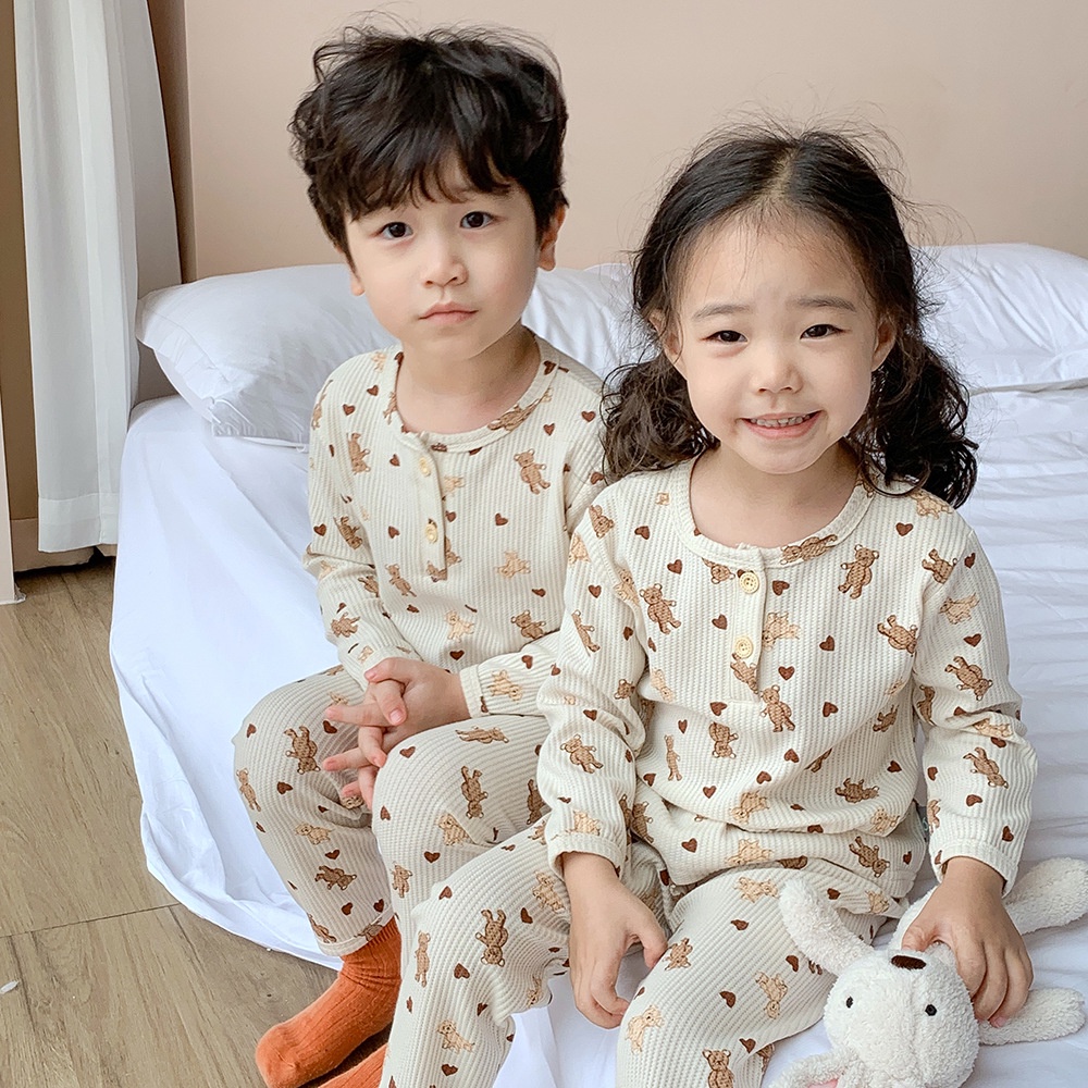 Set quần áo cotton tổ ong cho bé trai bé gái, Quần áo trẻ em dài tay thêu hình 2 con gấu họa tiết trái tim Hàn Quốc