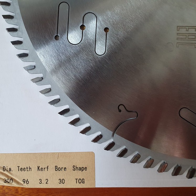 Lưỡi cưa bàn trượt gỗ JoBon-30096, cưa đĩa cưa gỗ bàn trượt JoBon-30096 (300mm x 3.2mm x 30mm-96T)