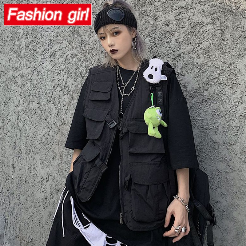 Áo khoác sát nách phối túi lớn phong cách chiến thuật cá tính | BigBuy360 - bigbuy360.vn