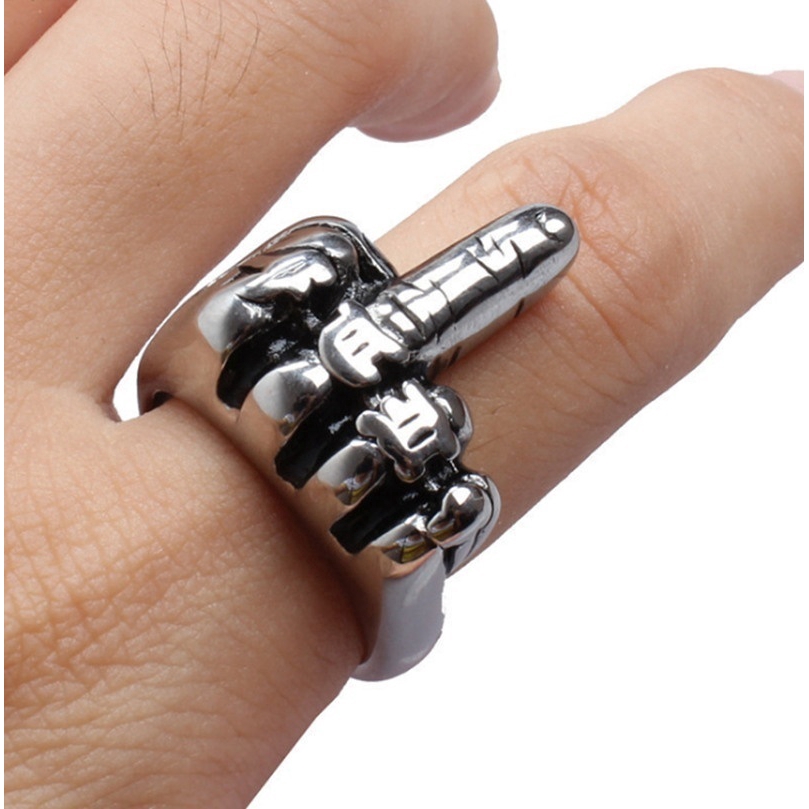 Nhẫn chạm khắc hình bàn tay phong cách Nhật Bản độc đáo