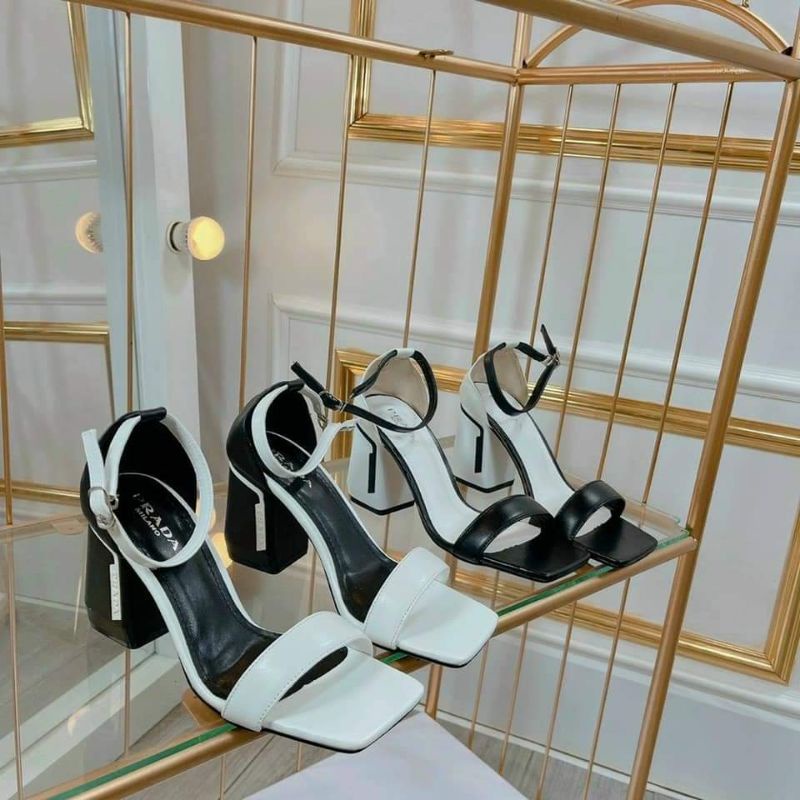 Sandal gót vuông prada. quai ngang