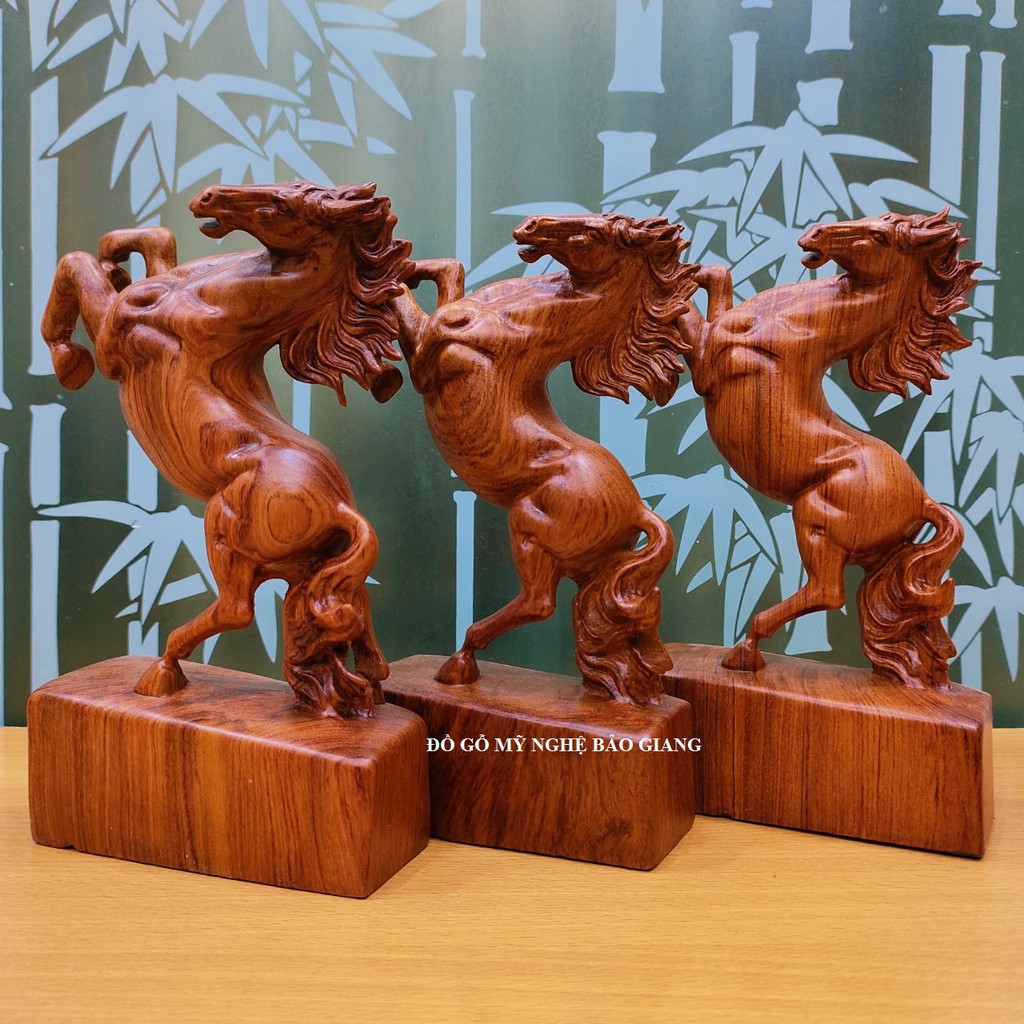 Tượng con ngựa gỗ hương cao 20 cm