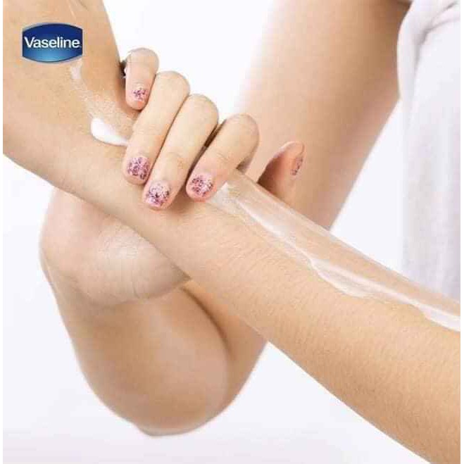 Dưỡng thể Vaseline Healthy White UV Lightening 600ml (Mẫu mới)