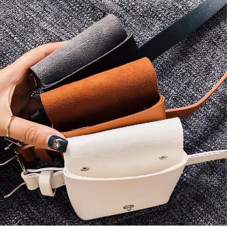 Túi belt bag đeo bụng mini mẫu mới ( sẵn trắng)