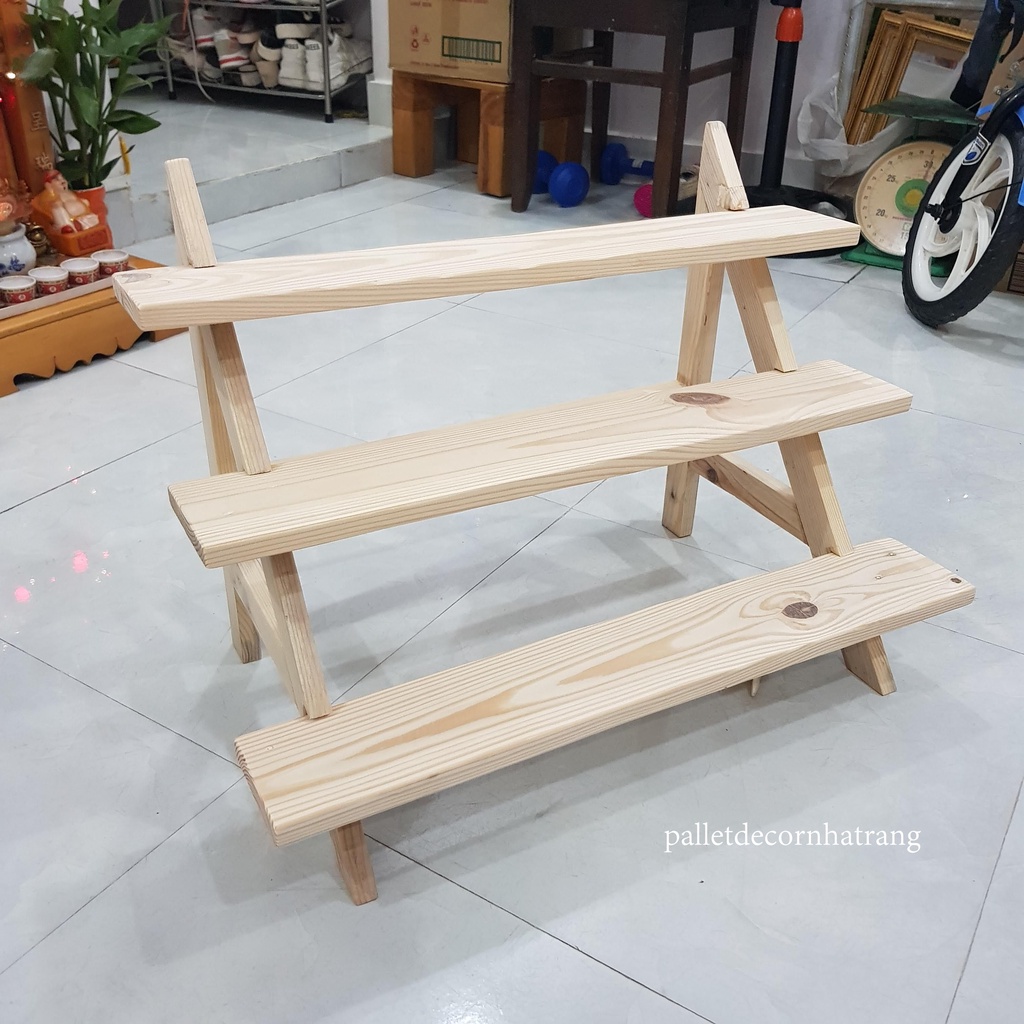 Kệ 3 tầng hình tháp chất liệu gỗ thông đa năng dùng để sen đá, chậu cảnh mini, trưng bày sản phẩm, để gia vị nhà bếp