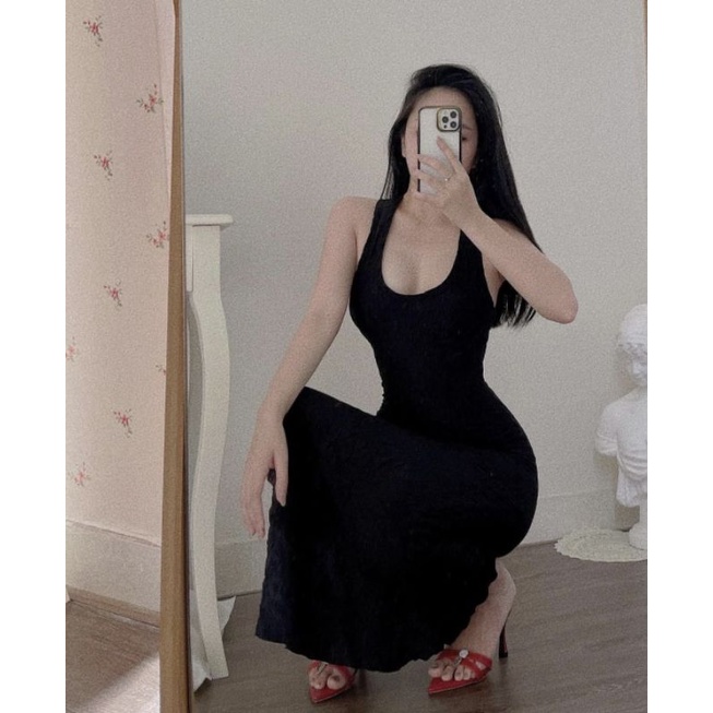 Đầm body xốp nhăn cut out lưng