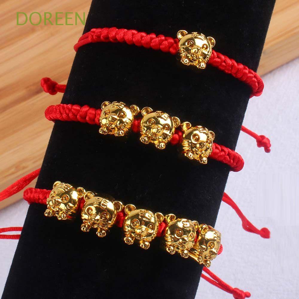 Vòng tay dây bện thủ công màu đỏ phối mặt hình chú hổ cung hoàng đạo hoạt họa phong cách Trung Hoa sáng tạo cho nữ