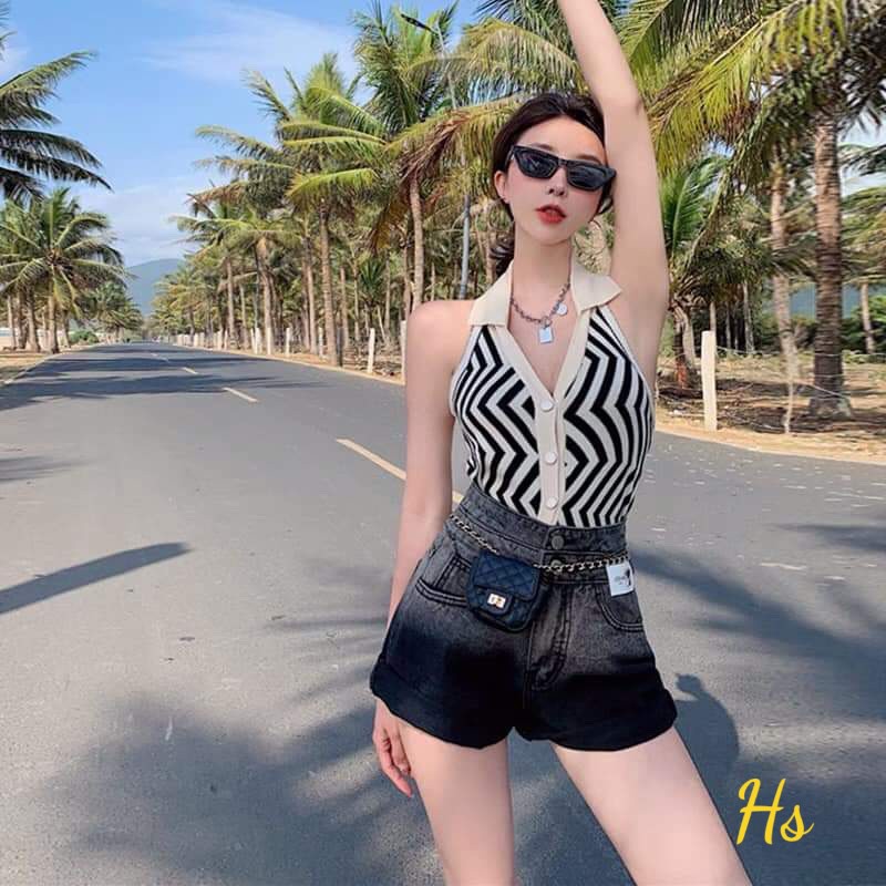 Áo Croptop Nữ Kẻ Sọc 3 Lỗ Cúc Cài Hở Lưng Siêu Xinh Áo crt Cổ Bẻ 2 Màu So Hot | BigBuy360 - bigbuy360.vn