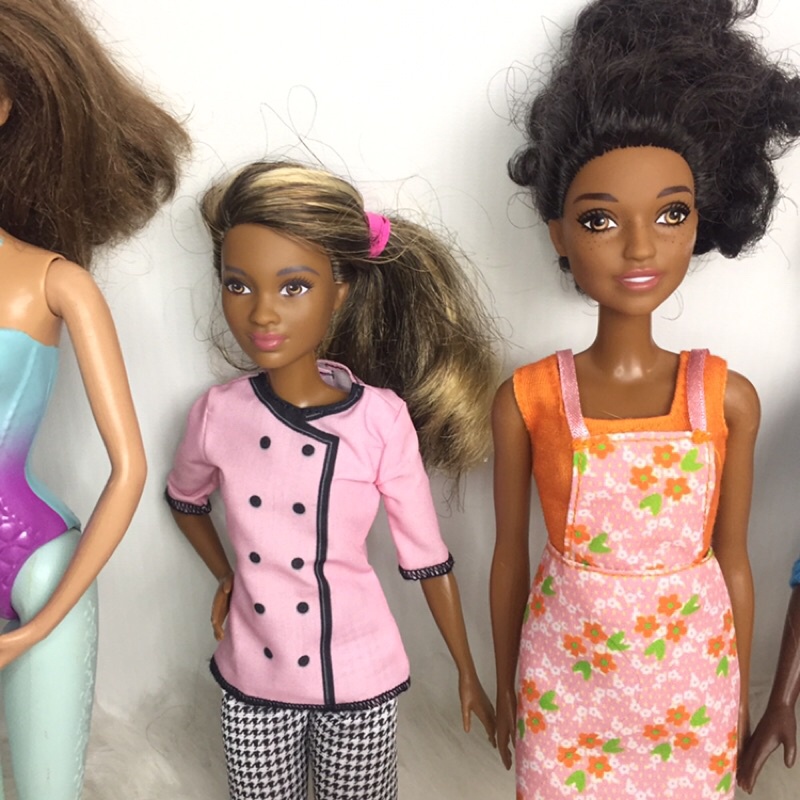 BBA2C-BÚP BÊ BARBIE DA NÂU DA ĐEN ,CÁNH BƯỚM