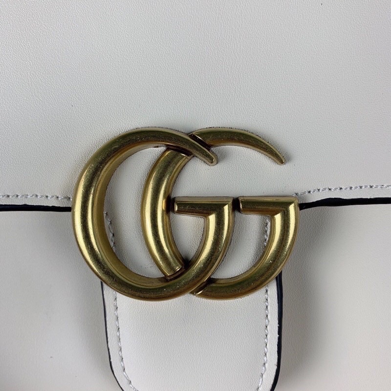 Túi xách Gucci màu trắng size 19cm