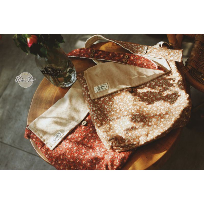 TÚI ĐEO CHÉO HANDMADE HỌA TIẾT VINTAGE 2 MÀU ảnh shop tự chụp