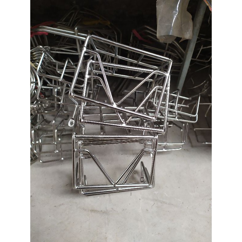 Bảo vệ đèn hậu,xi nhan sau xe 82