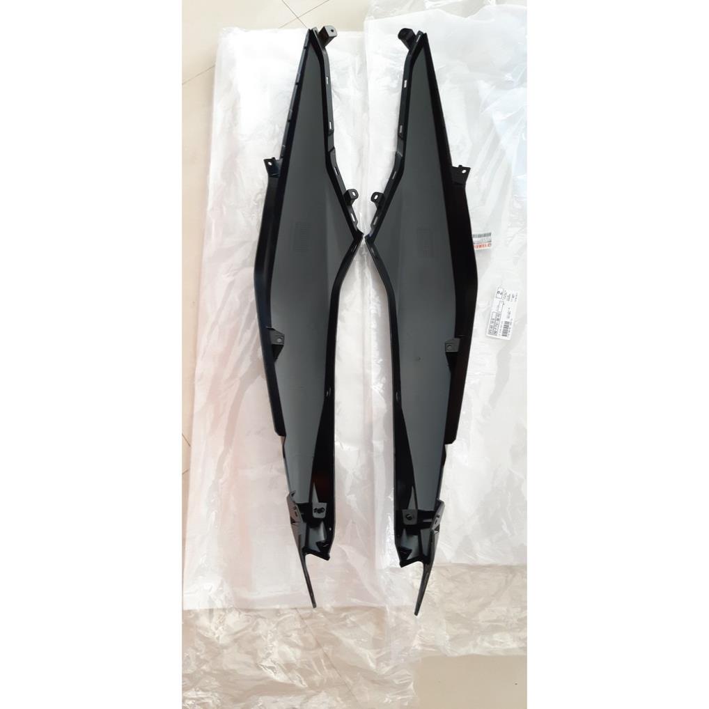 Ốp sườn Exciter 150 đen Yamaha