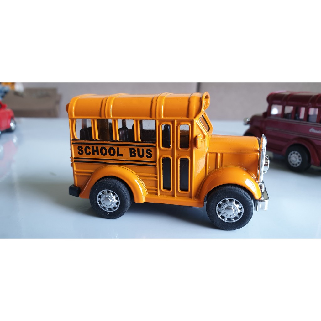 Xe đồ chơi mô hình xe bus cổ điển chất liệu kim loại, chạy cót, phát sáng, chi tiết sắc sảo, đẹp (màu ngẫu nhiên)