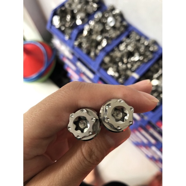 Ốc titan salaya 8ly