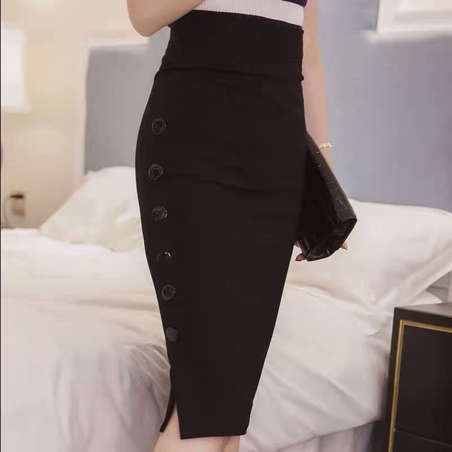 CHÂN VÁY BÚT CHÌ XẺ HÔNG đính cúc