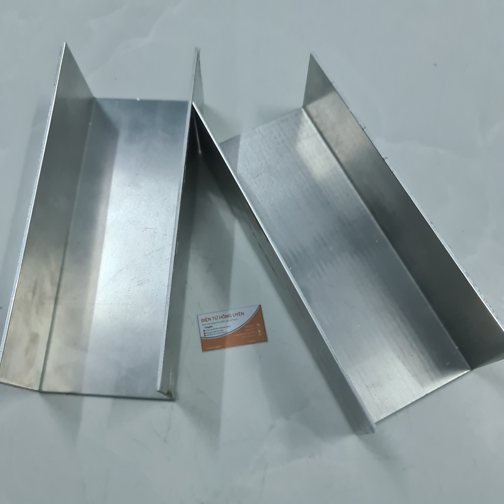 HỘP NHÔM LÀM MÁY CƠ 12D - 18D718 . NHÔM DÀY 2,5 Li DÀI 20cm. Nhôm hộp hình chữ U làm máy 2 vế c chung