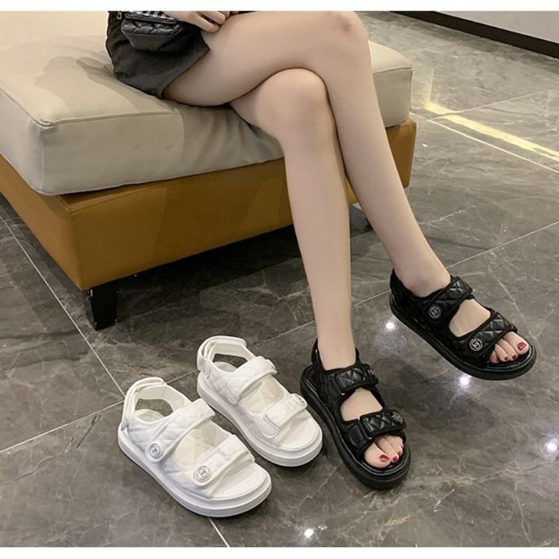 Dép sandal nữ 2 quai dán trần trám, sandal quai hậu đế bằng chất da mềm mịn