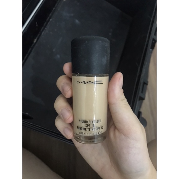 Kem nền MAC STUDIO FIX FLUID màu NC15