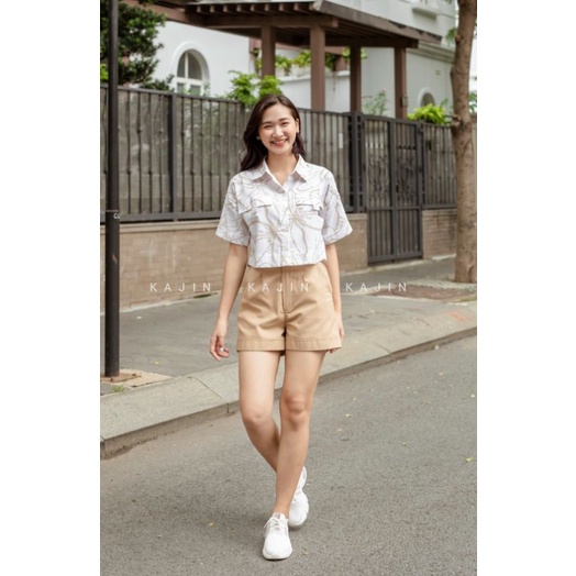 Áo sơ mi croptop họa tiết