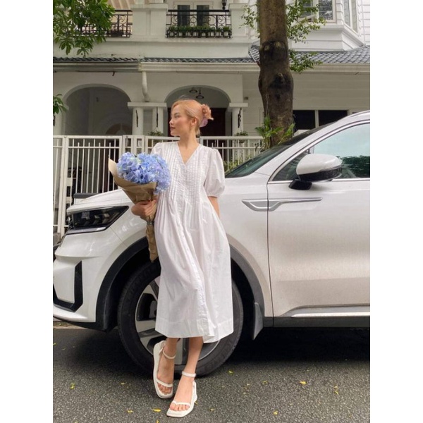 Đầm trắng Rose white dáng dài xếp ly dọc