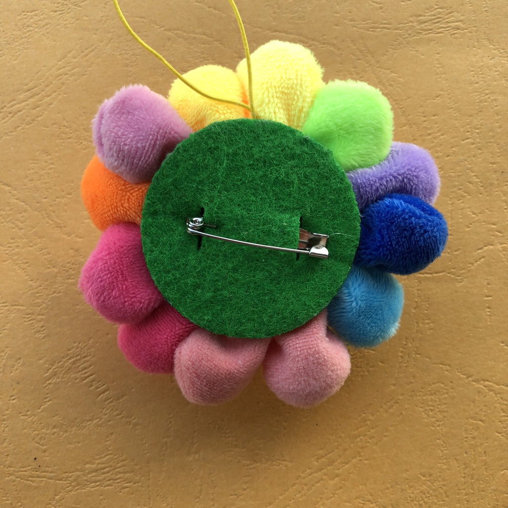 Phụ kiện hoa mặt cười kaikai kiki bảy màu cài balo túi sách quần áo siêu chất