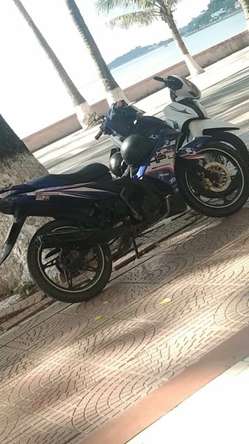 Tem exciter 50 hp4 trắng xanh