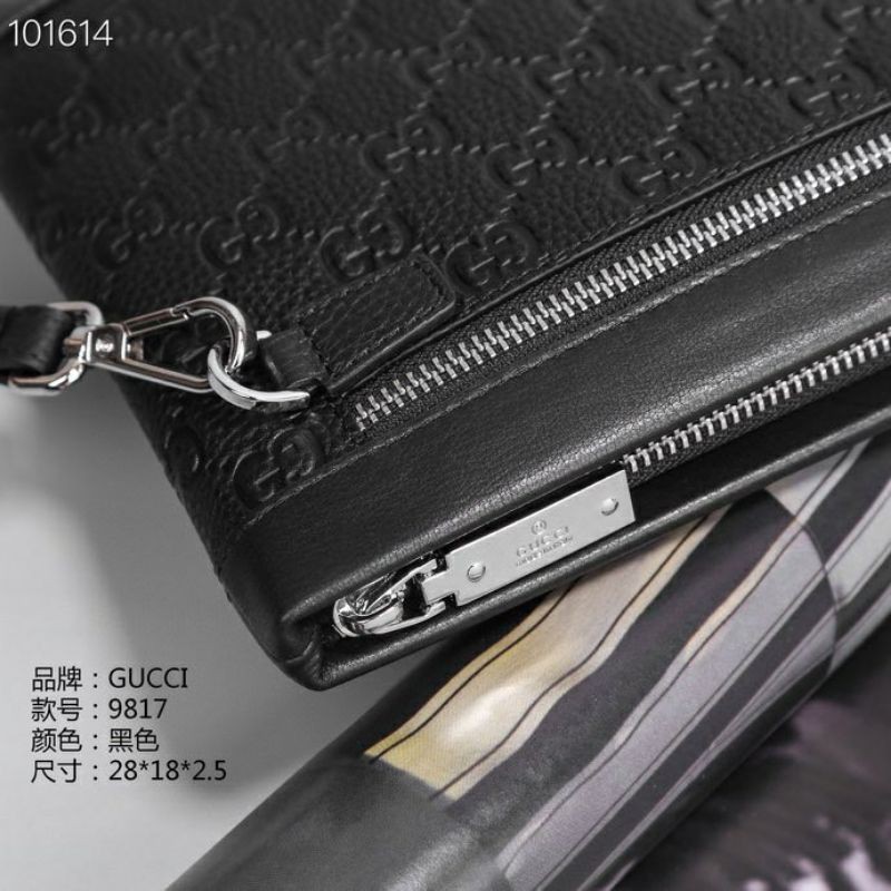 Ví nam ngang cầm tay size lớn GUCCI da dập nổi logo GC