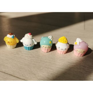 Charm bánh cupcake nhân vật Sanrio