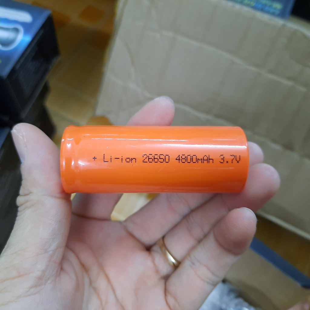 Đèn pin cầm tay bóng led bằng hợp kim nhôm sử dụng pin sạc 26650